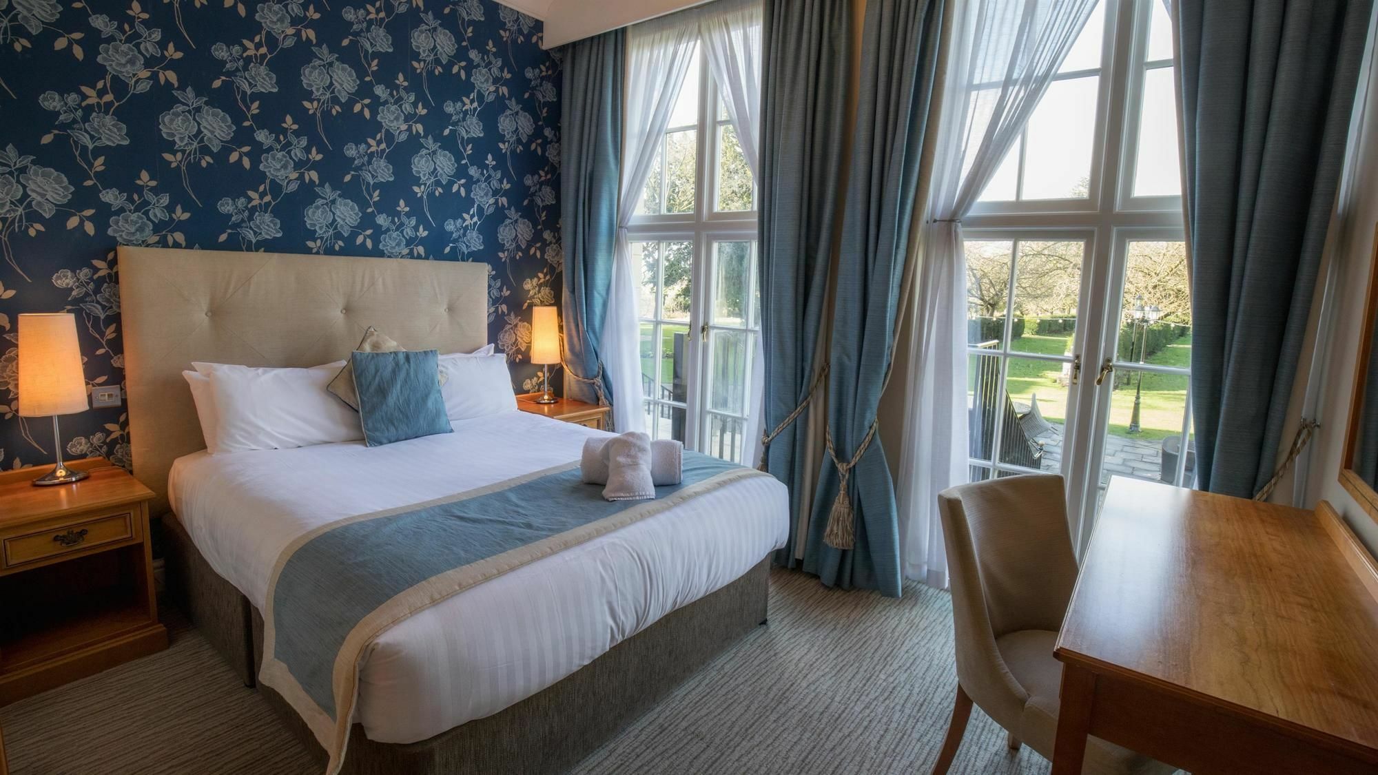 Hazlewood Castle & Spa Tadcaster Bagian luar foto