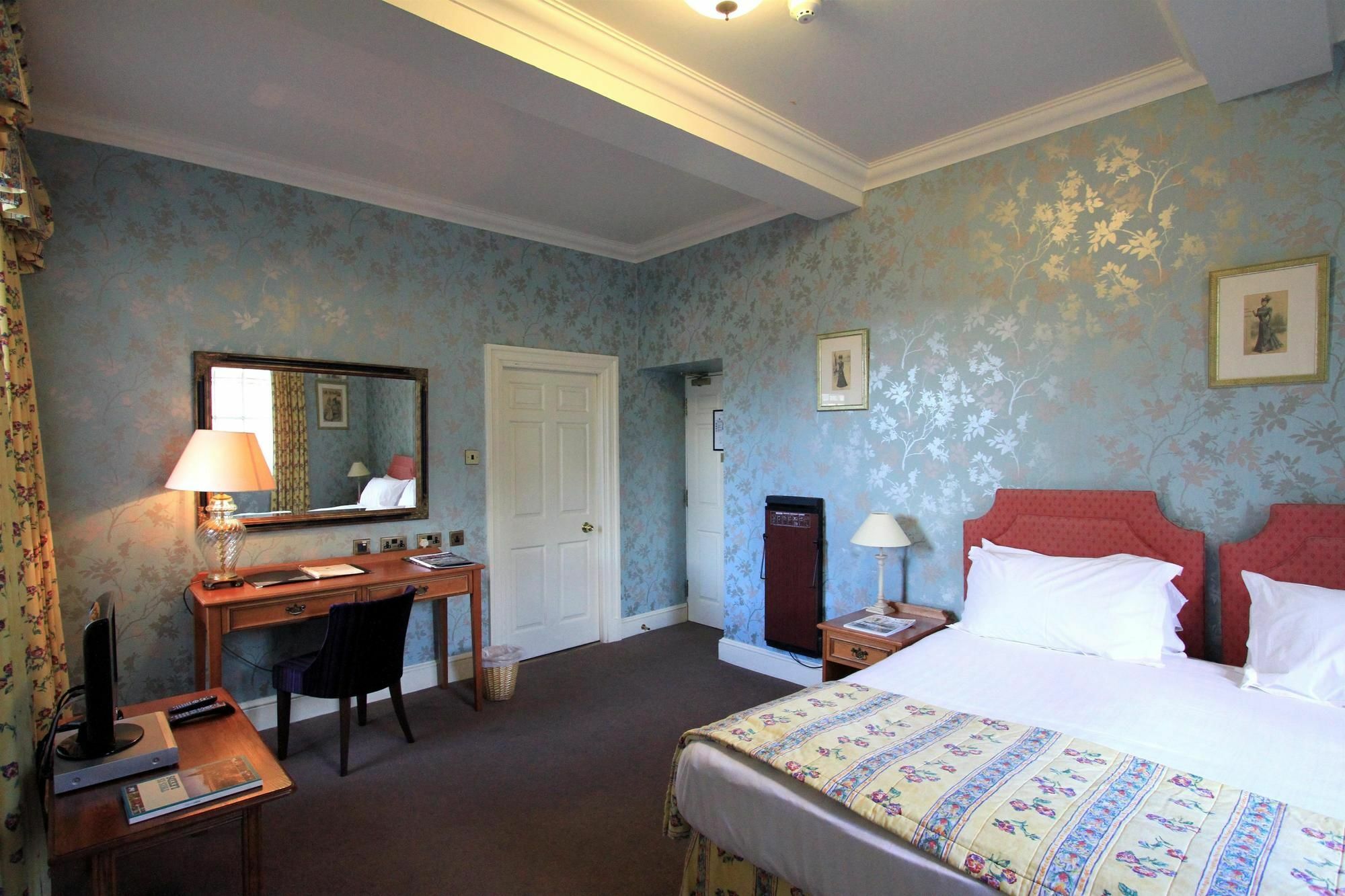 Hazlewood Castle & Spa Tadcaster Bagian luar foto
